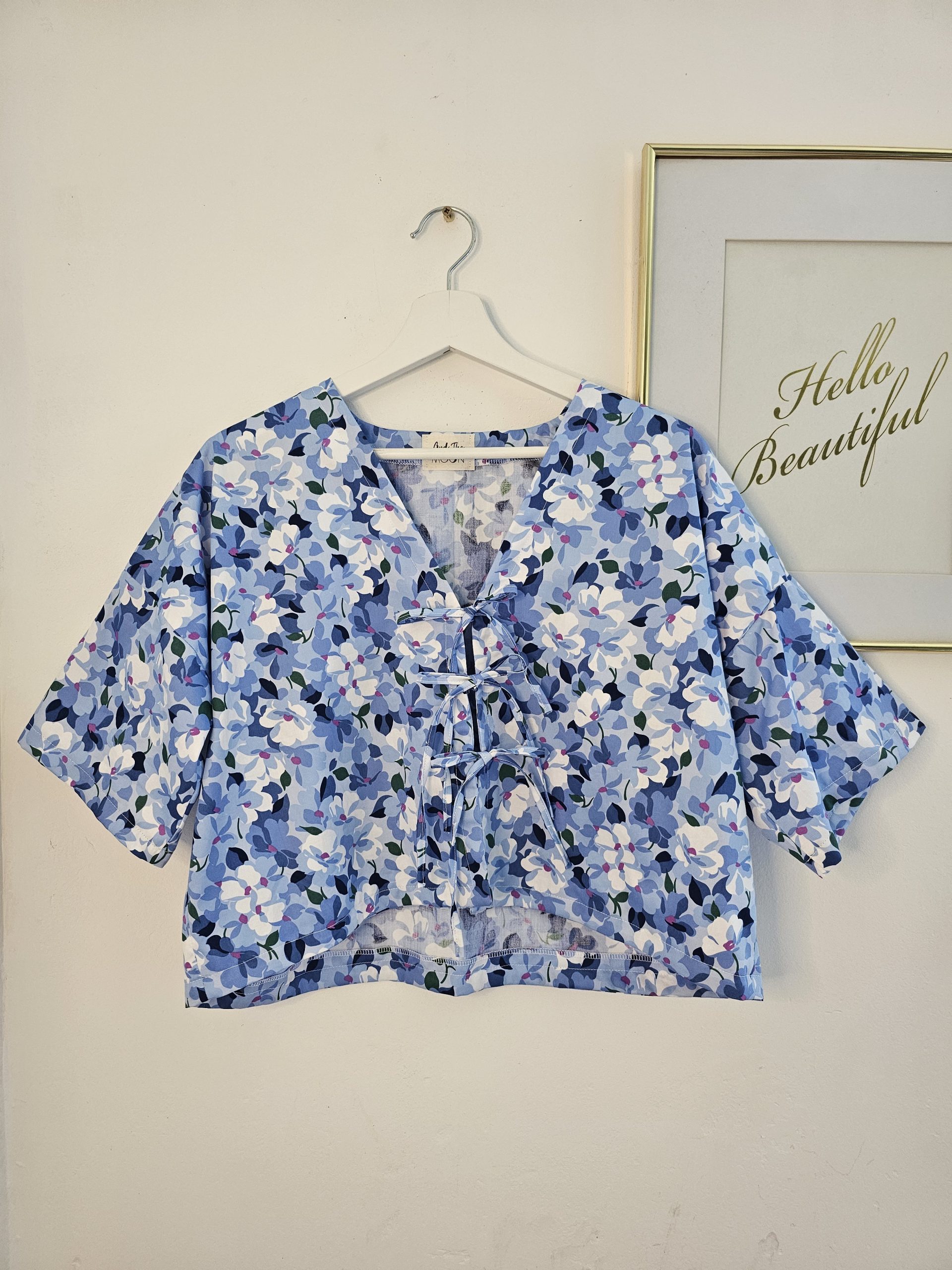 Blouse à nouer - Imprimé bleu fleuri